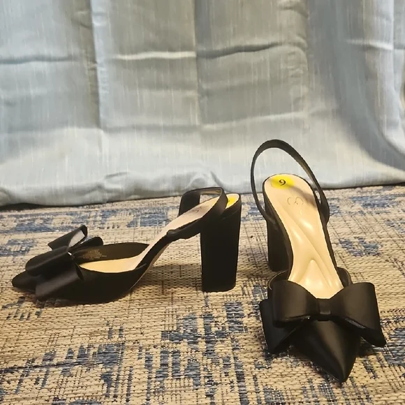 Jessica Simpson Black Slingback Heels with Bow Detail - Picture 4 of 6
